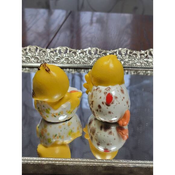 Vintage Chicks on Half Egg Shells, Easter Decor, Pair Baby Chickens Figurines - Picture 4 of 5